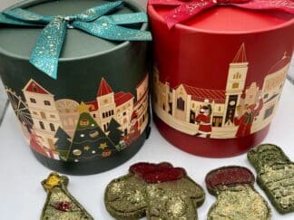 Christmas-themed Pet Rabbit Treats with Rose, Calendula, Forgot Me Not, Dandelion and Timothy Hay for Chinchillas, Hamsters, and Guinea Pigs