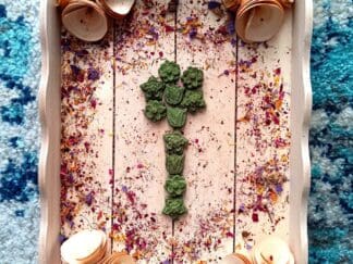 Timothy Hay Mini Stars and Flower Treats. A Delight for Rabbit, Chinchilla, Hamster, Guinea Pig and Small Animals.