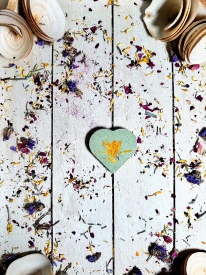 Heart Floral Hay Treats for Rabbits, Chinchillas, Guinea Pigs, Hamster and Small Animals