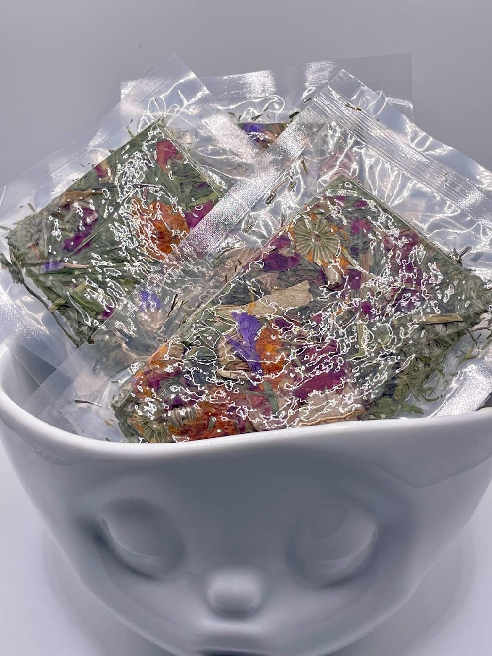 12 Pack Timothy Hay and Floral Chip for Rabbit, Chinchilla, Guinea Pig - Image 4