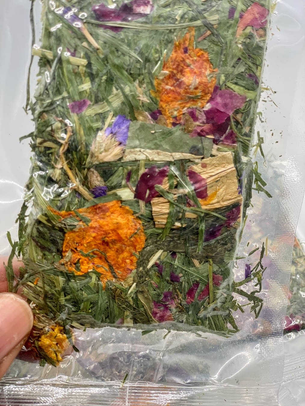 12 Pack Timothy Hay and Floral Chip for Rabbit, Chinchilla, Guinea Pig - Image 3